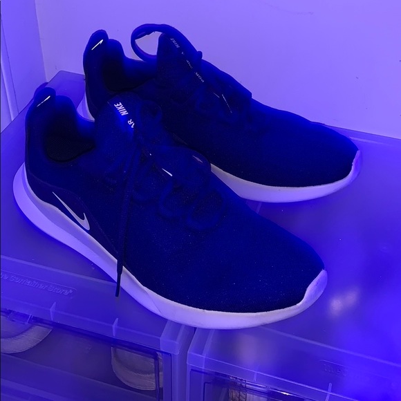 Nike sportswear shoes - Picture 1 of 4